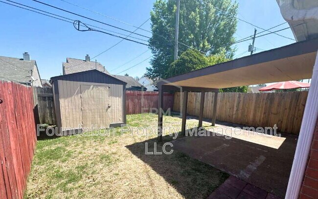 Building Photo - 1818 Winship Dr