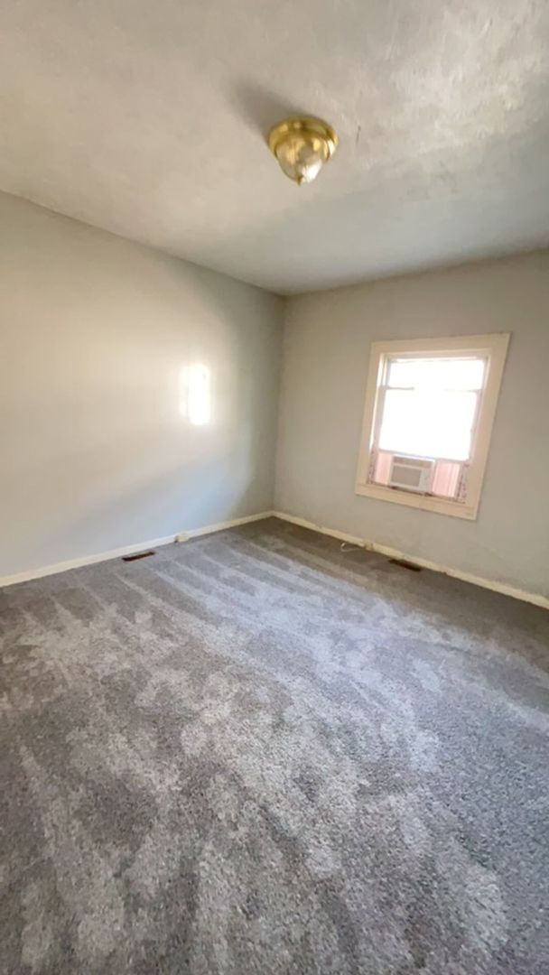Building Photo - Coming Soon in Muncie! 3 Bed / 1 Bath House — Pet Friendly! Washer & Dryer Hookups!
