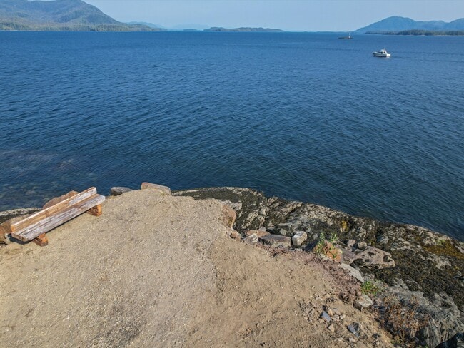 Building Photo - 5842 Seaside