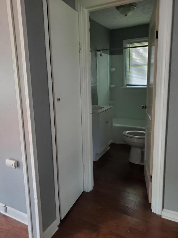 Building Photo - 2635 Guyan Ave