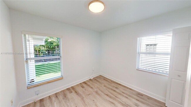 Building Photo - 7 Montilla Ave