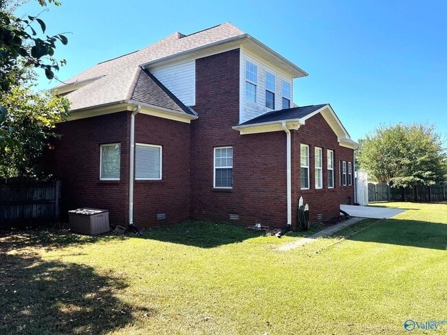 Building Photo - 106 Matilda Dr