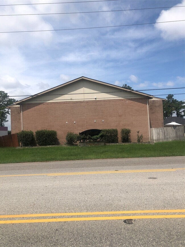 Building Photo - 1022 Wilson Rd