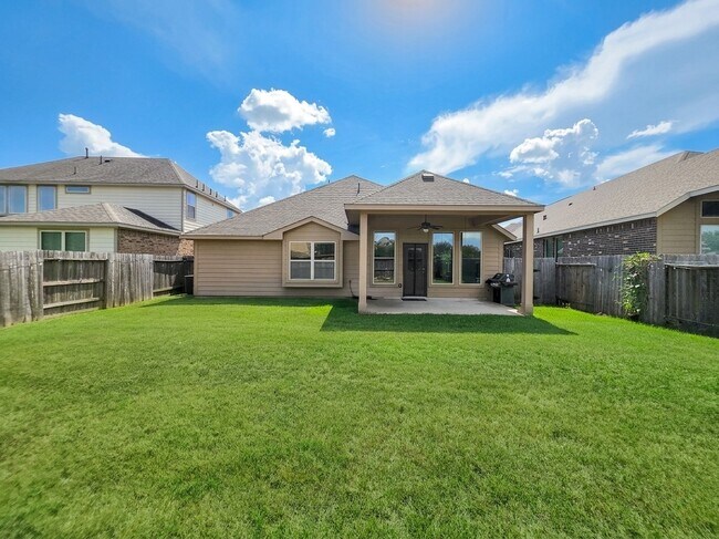 Building Photo - 8206 Oxbow Manor