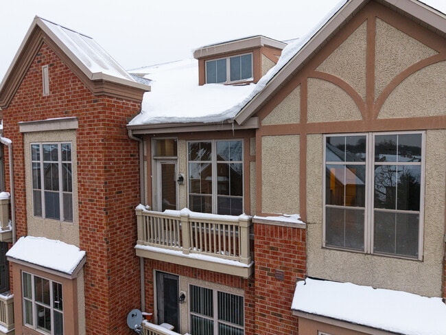 Building Photo - 1781 Tudor Ln