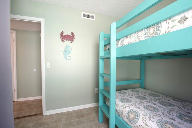 Building Photo - 608 Carolina Beach Ave S