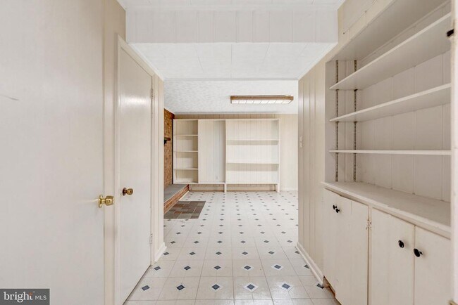 Building Photo - 8916 Braeburn Dr