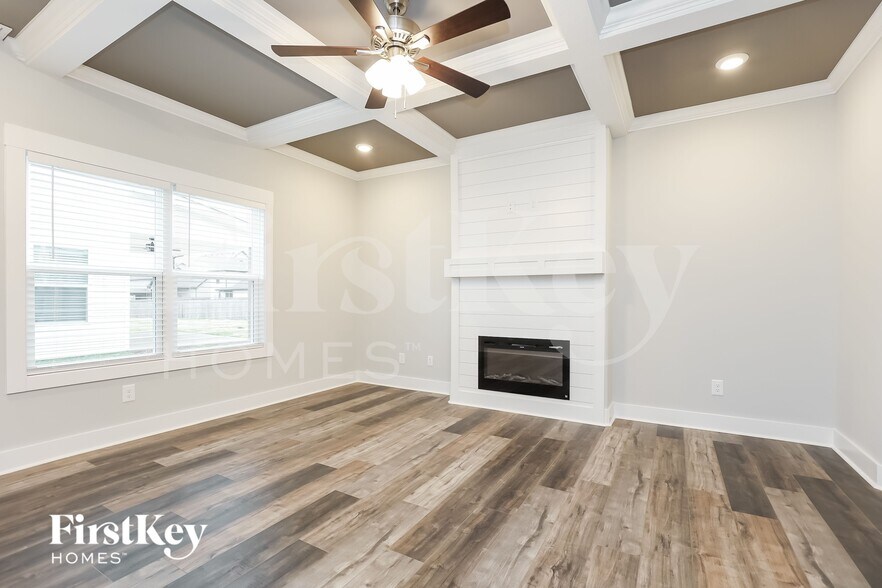 Building Photo - 1413 Kingbird Dr