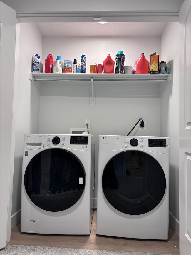 Building Photo - 2052 N 4100 W