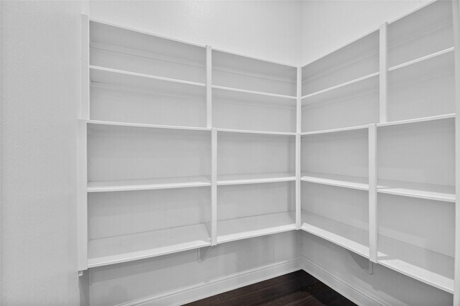 Building Photo - 7705 Shannon Dr