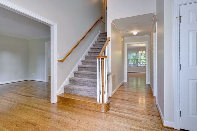 Building Photo - Beautiful Poquoson Home.