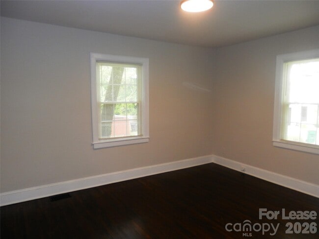 Building Photo - 1416 Effingham Rd