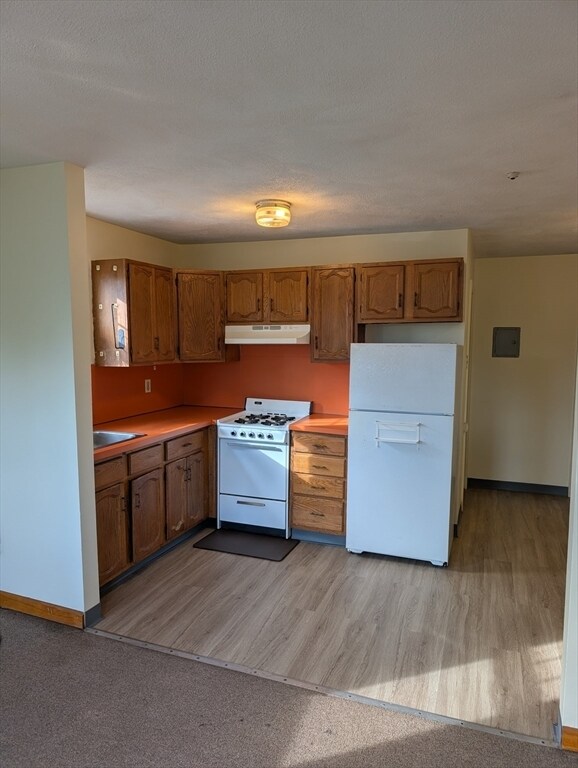 Building Photo - 569 Somerville Ave