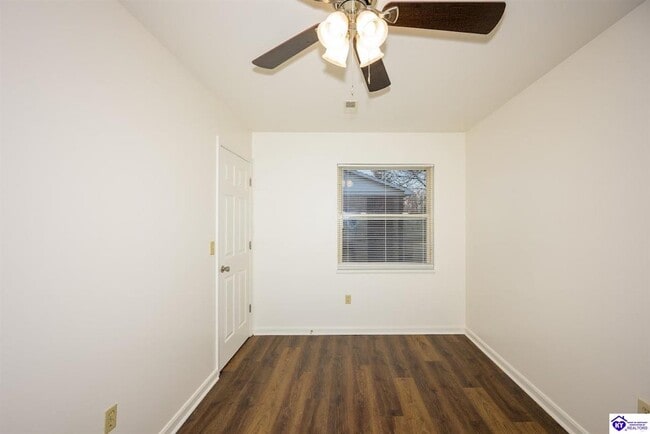 Building Photo - 113 College Street Rd