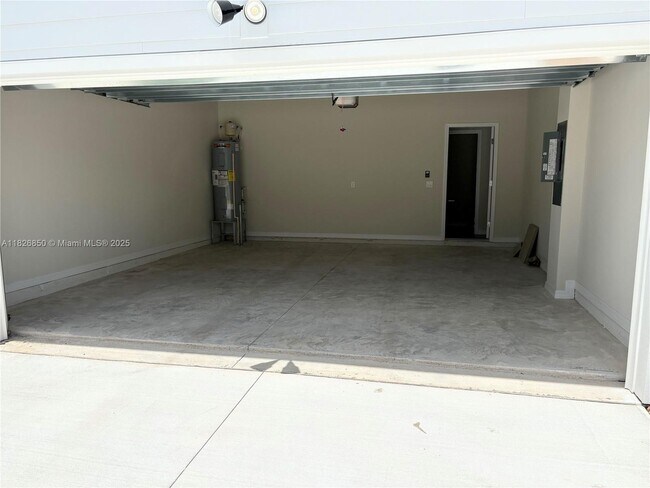 Building Photo - 6364 Tabebuia Pkwy