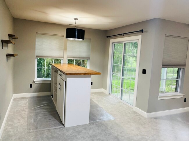 Building Photo - 9035 Parlor Dr