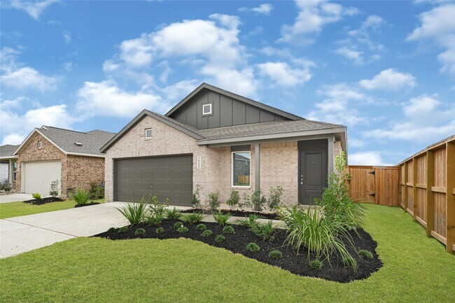 Building Photo - 16102 Rustic Pr Dr