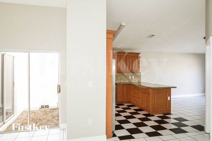 Building Photo - 5860 SW 150th Ave