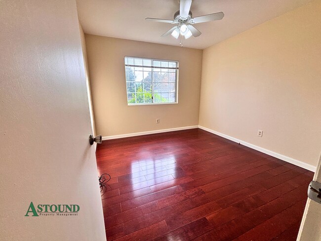 Building Photo - 510 Linford Pl