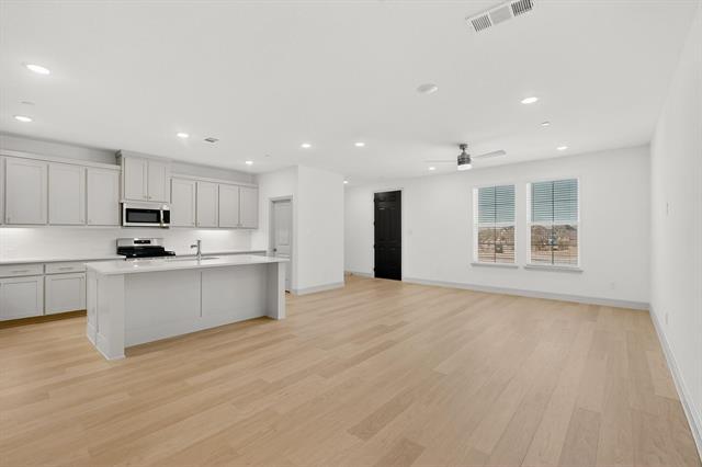 Building Photo - 8852 Magnet Dr