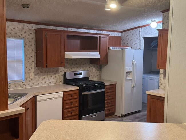 Building Photo - 70 Timber Rd