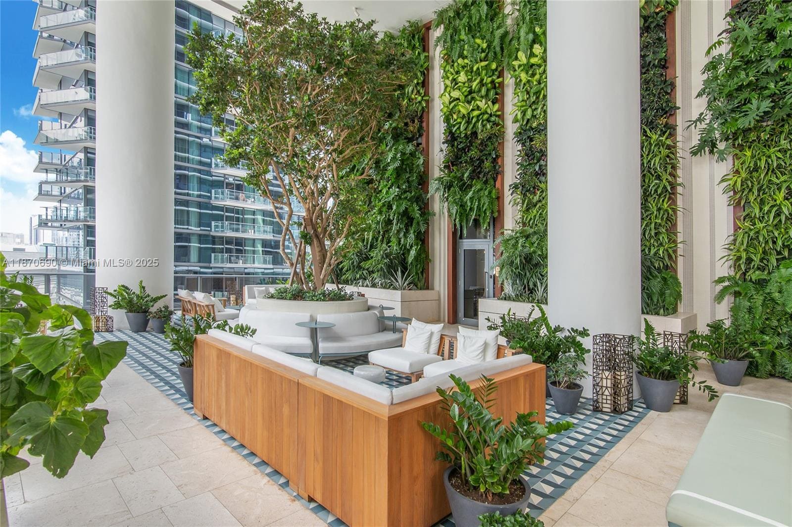 Building Photo - 801 S Miami Ave