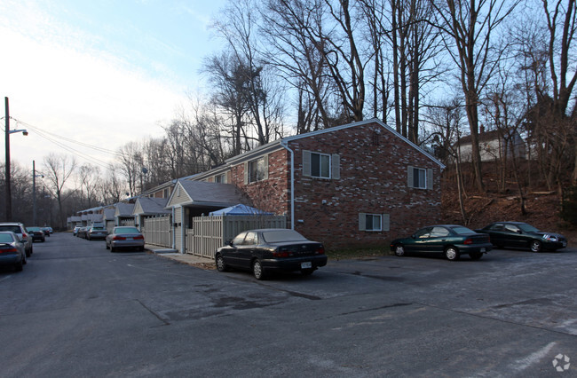 Primary Photo - Holiday Park Townhouses