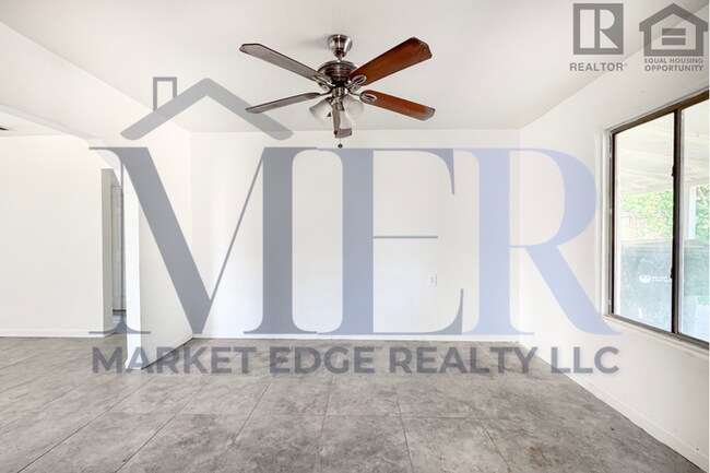 Building Photo - 2Bed/1Bath Home 24th St/Thomas Rd! $199 MO...