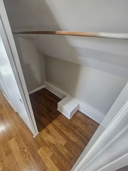 Building Photo - 264 Richards Ave