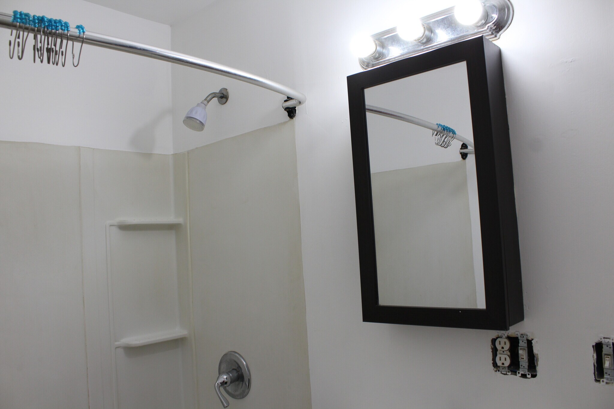 Full bath - 167 Main St
