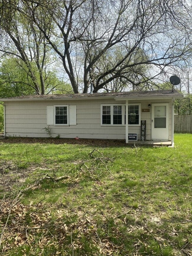 Primary Photo - 1831 Parkdale Dr