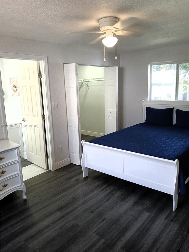 Building Photo - 510 NW 47th St