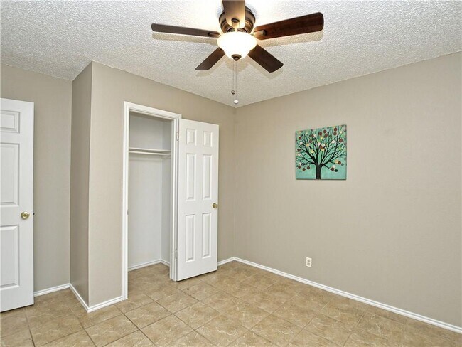 Building Photo - 5401 Spring Meadow Rd