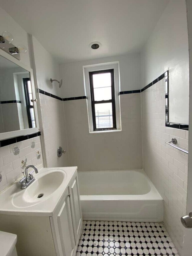 Building Photo - 1179 Yonkers Ave