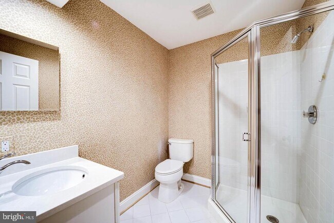 Building Photo - 819 Rivergate Pl