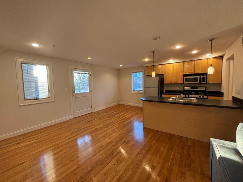 Building Photo - 1110 Massachusetts Ave