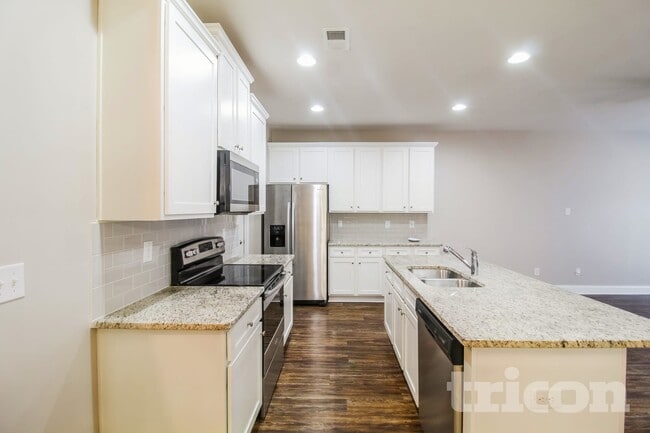 Building Photo - 409 Trickum Hill Dr