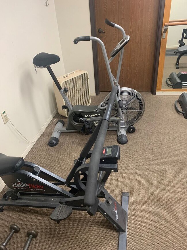 Building Photo - **Senior Community 55+ and Older** Large Home with Views!