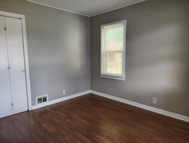 Building Photo - 4628 W Drexel Ave