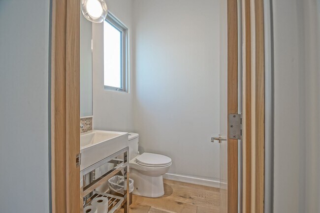 Building Photo - NEWER, LUXURIOUS & MODERN, 2920 SQ FT HOME W/ HIGH END DETAILS, AMAZING DECK/BALCONY SPACE, 2-CAR...