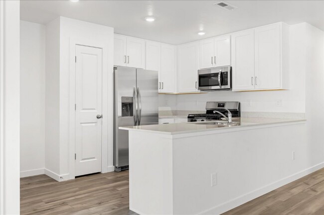 Building Photo - 20420 Owl Creek Ave