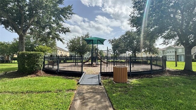 Building Photo - 2045 Estancia Cir