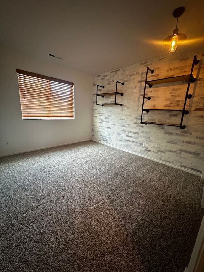 Building Photo - Gorgeous 4 Bedroom Lake Stevens Home in Cr...