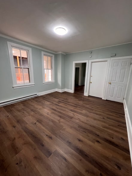 Building Photo - 32 S 14th St