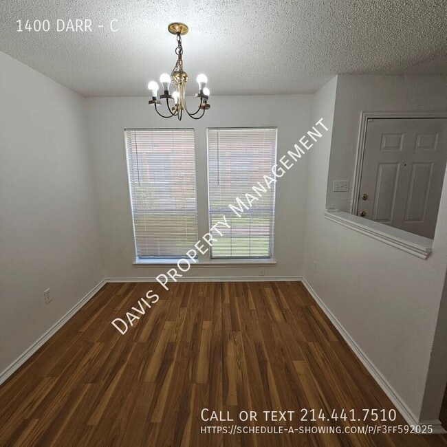 Building Photo - 1400 DARR-C