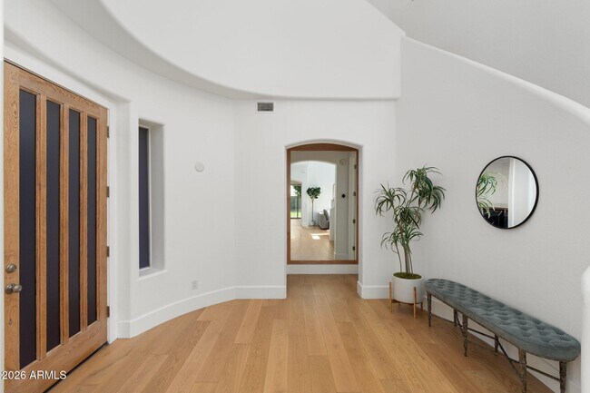 Building Photo - 7471 E Sunnyvale Dr