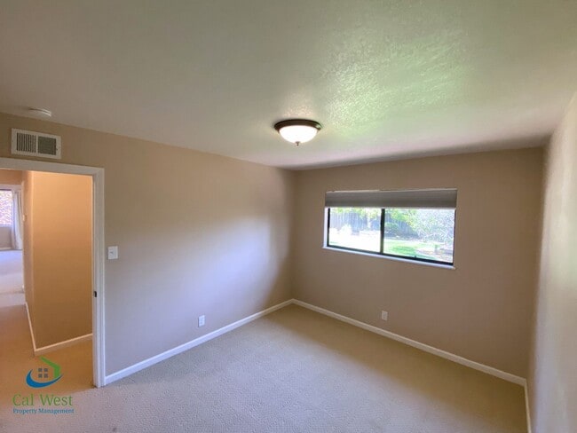 Building Photo - $5995 - Spacious 4 Bed/2 Bath Los Gatos Ho...
