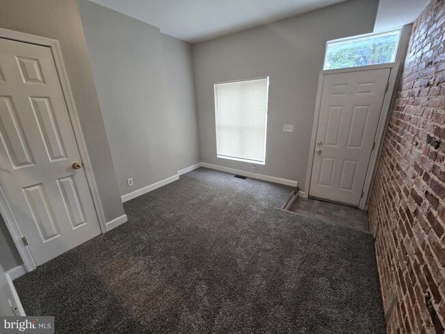Building Photo - 201 S Ellwood Ave