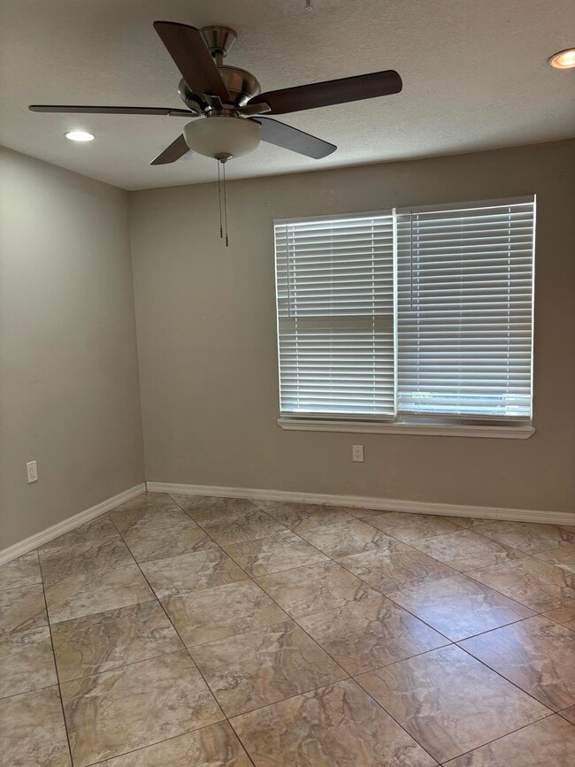 Building Photo - 2303 N Congress Ave