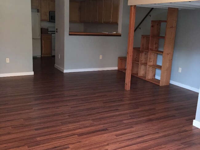 Building Photo - 1350 Yulupa Ave